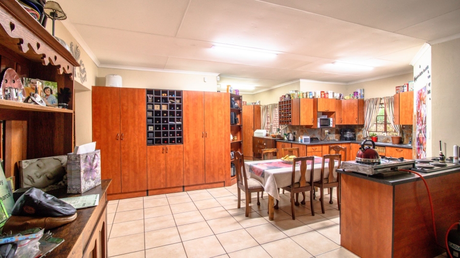 4 Bedroom Property for Sale in Olifantsnek North West